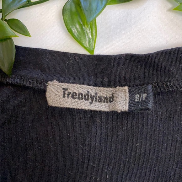 Women’s black and white California muscle take - Picture 2 of 2